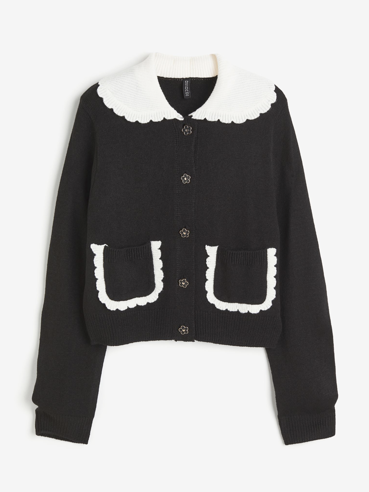 Cardigan mit Bubikragen von H&M.