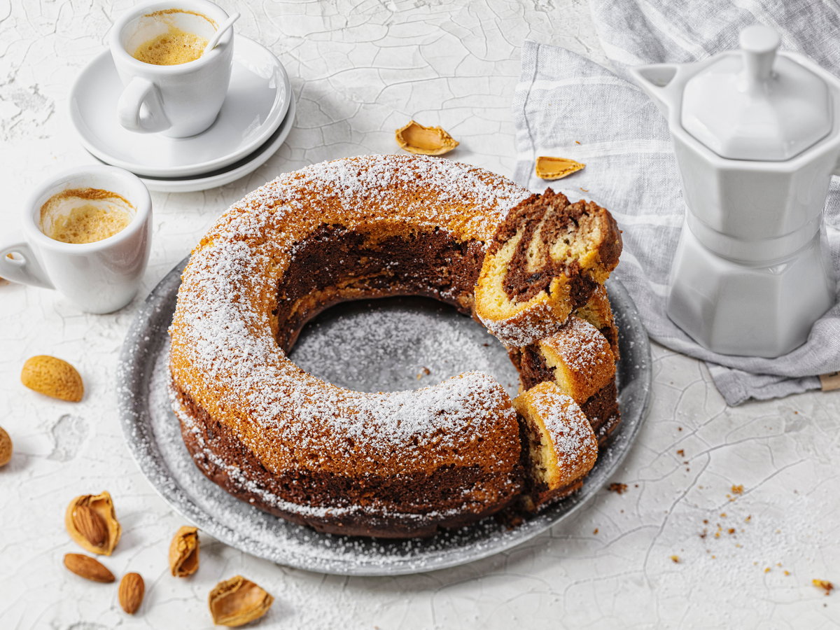 Marmorkuchen kalorienarm mit Mandeln und Kaffee