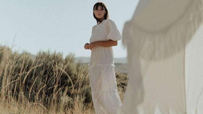 Diese Boho-Brautkleider sorgen für Hippie-Vibes