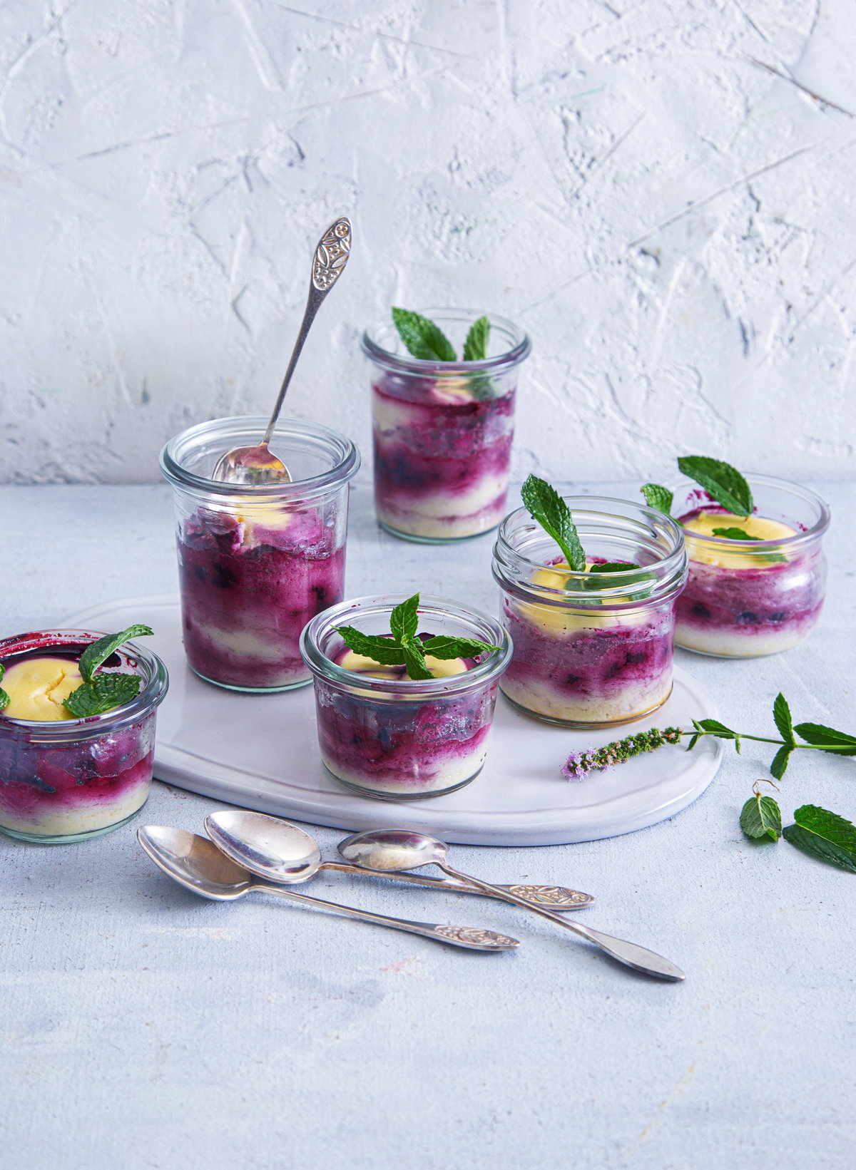 Zuckerfreier Blaubeer-Käsekuchen im Glas