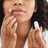 Labello Hyaluron: Lohnt sich die gehypte Lippenpflege?