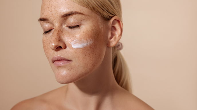 Die beste natürliche Naturkosmetik-Nachtcreme gibt es bei Rossmann 