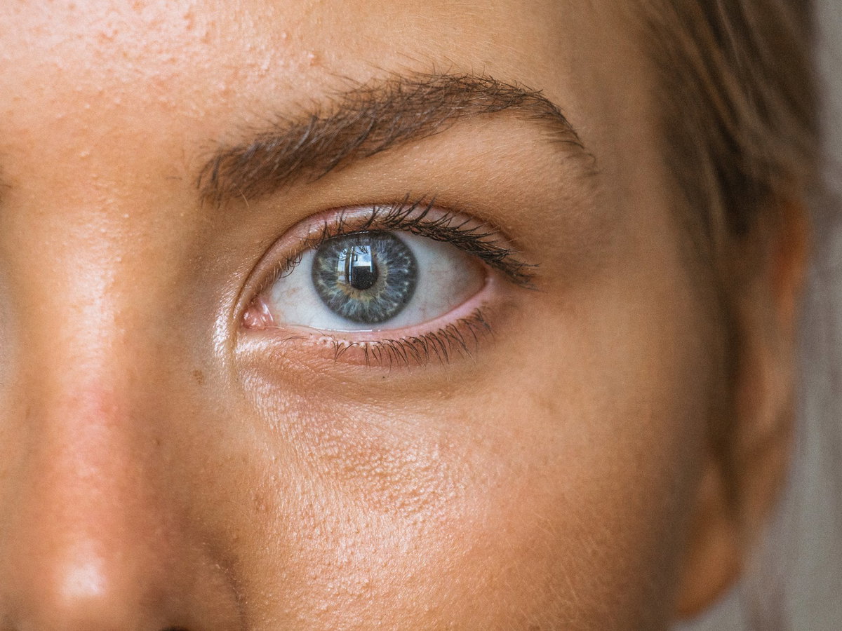 Gesicht einer Frau mit Permanent Concealer