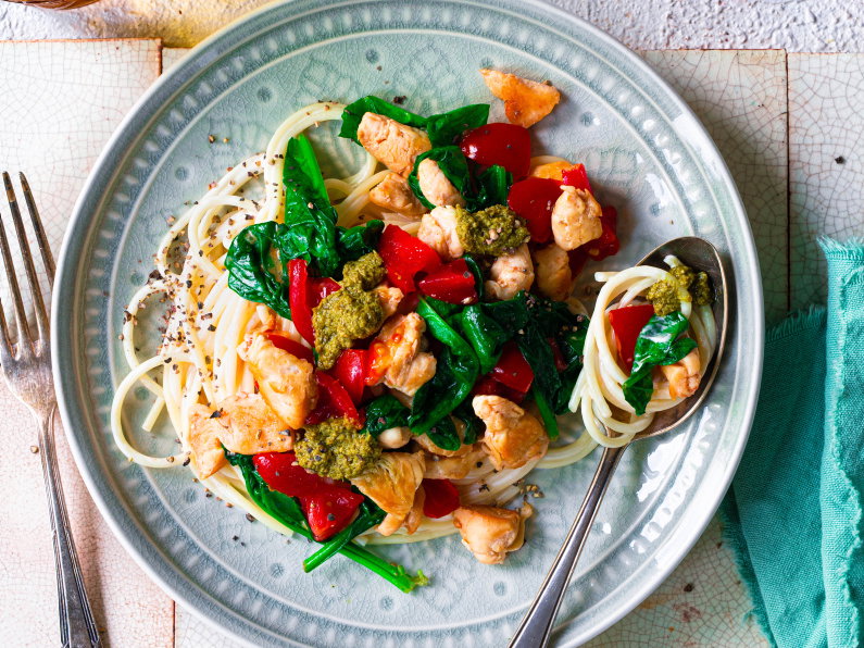 Pesto-Hähnchen-Pasta.