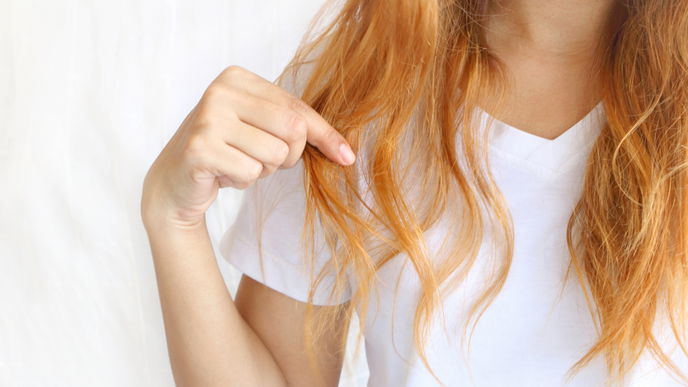 Das 5-Euro-Shampoo aus der Drogerie hilft bei Haarausfall - und stärkt die Kopfhaut!