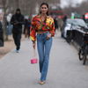 Bootcut Jeans kombinieren: So stylen Sie die angesagte Hose