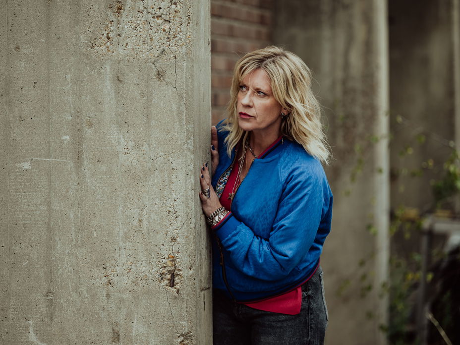 Caroline Peters als Cornelia Majewski in "Die Neue und der Bulle"