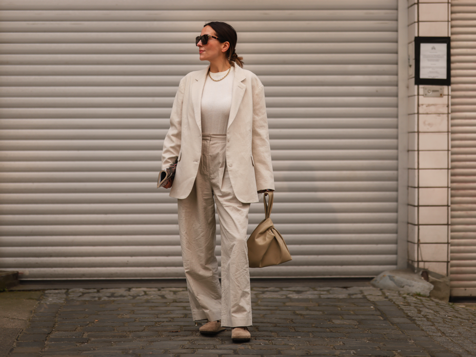 Unternehmerin Elise Seitz in Mules von Dr. Martens