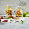 Geschichteter Hackfleischsalat im Glas: Schnelles Meal-Prep-Rezept für Fleischliebhaber