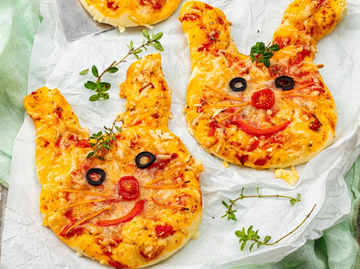 Pizza in Form von Hasen-Köpfen