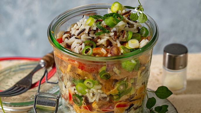 Putengeschnetzeltes mit Wildreis im Glas – die perfekte Mahlzeit für unterwegs