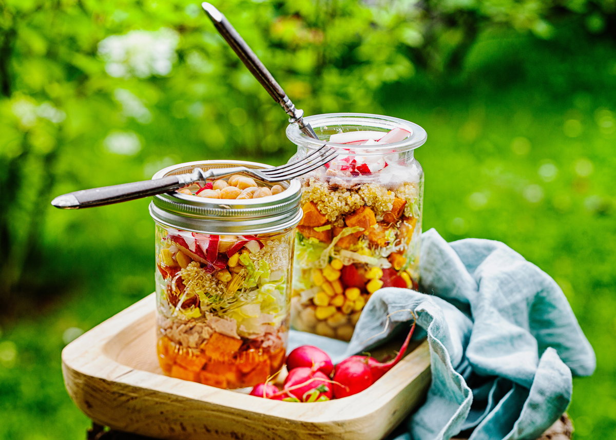 Quinoa Salat im Glas