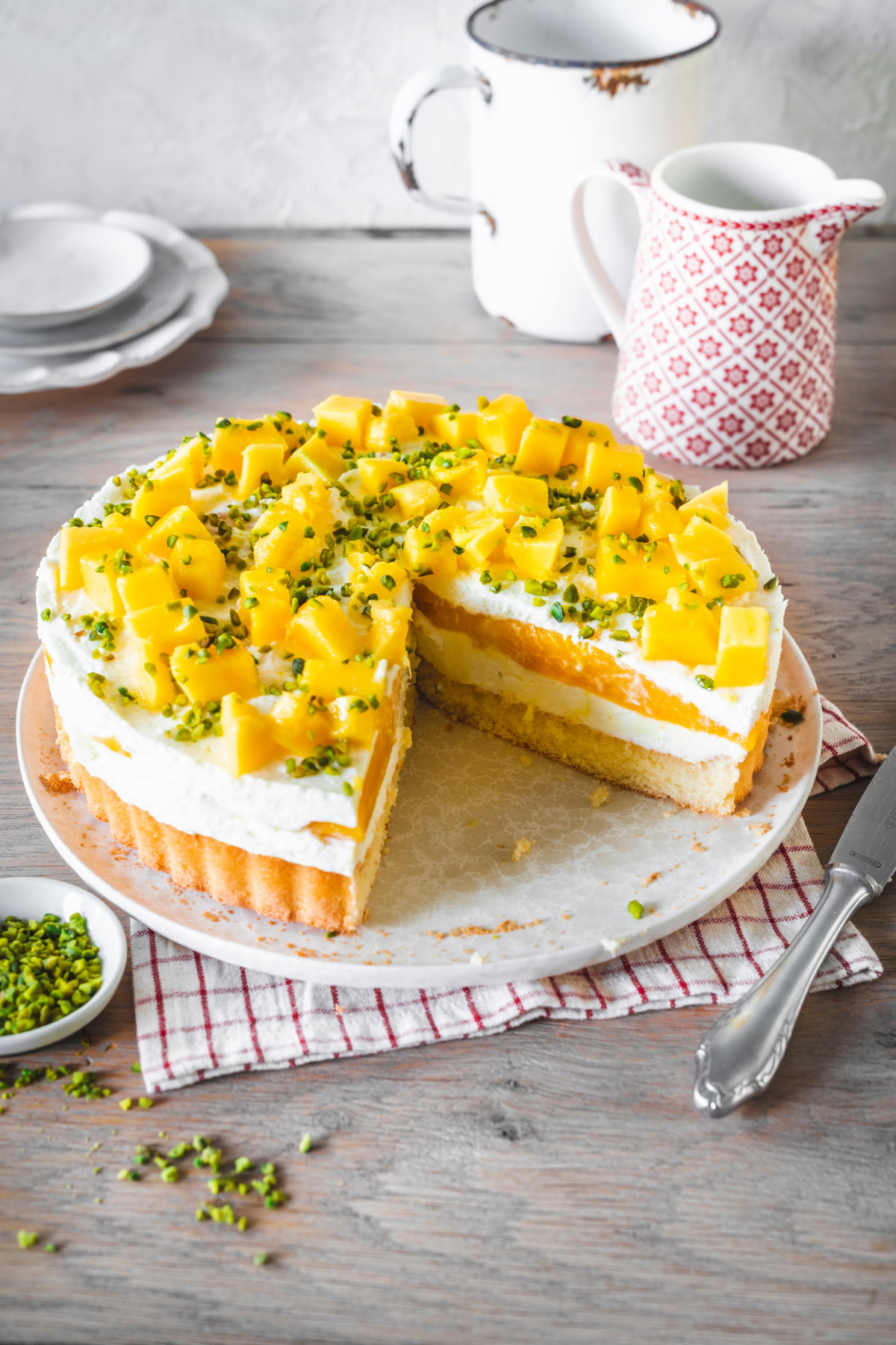 Mangotorte mit Pistazien