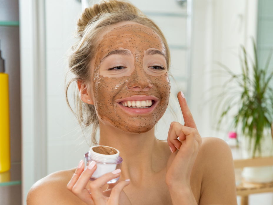Gesichtsmaske mit Honig und Zimt