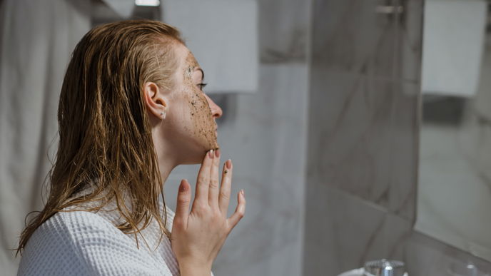 Öko-Test: Dieses günstige Gesichtspeelig aus der Drogerie ist Testsieger