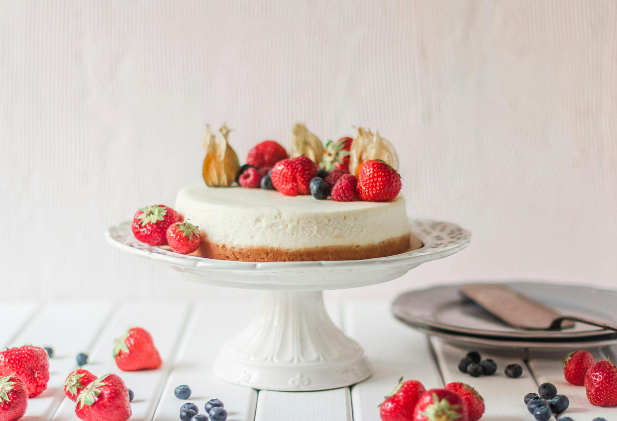 Käsekuchen mit frischen Beeren