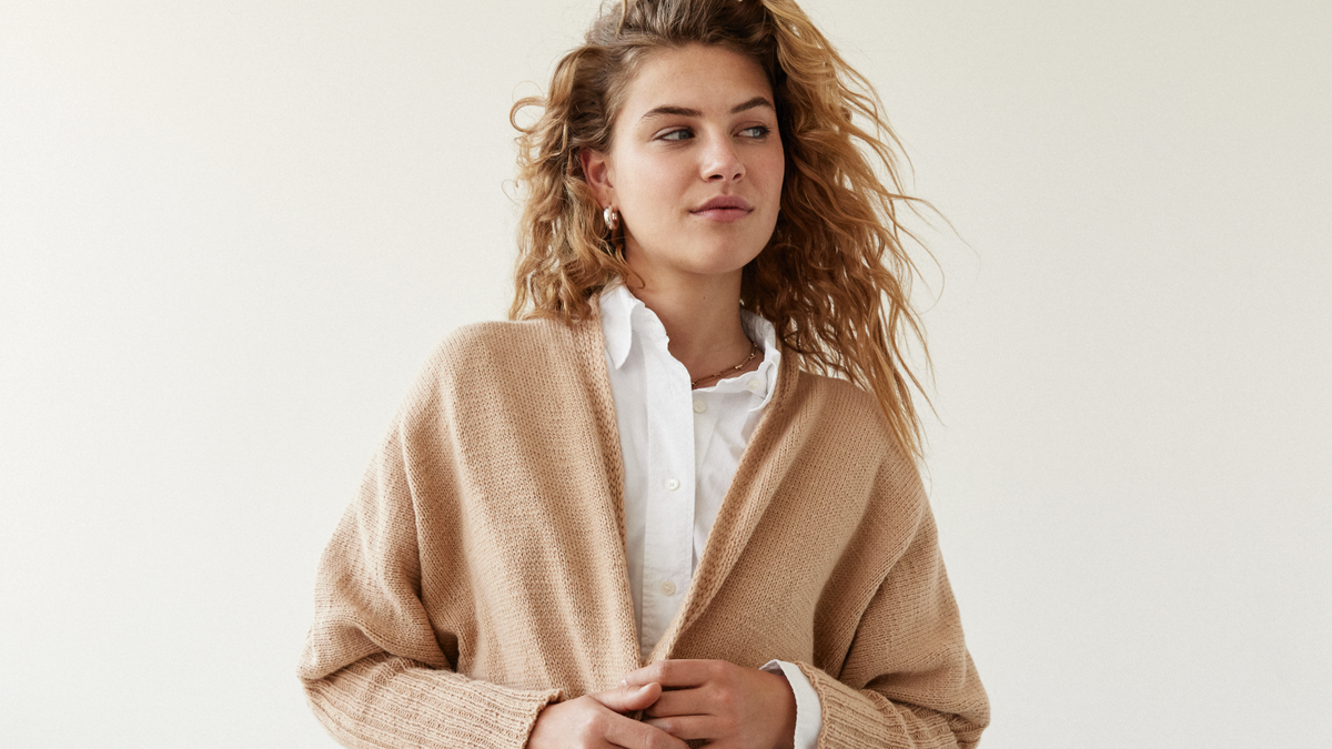 So gemütlich: Beiger Long Cardigan zum Selberstricken