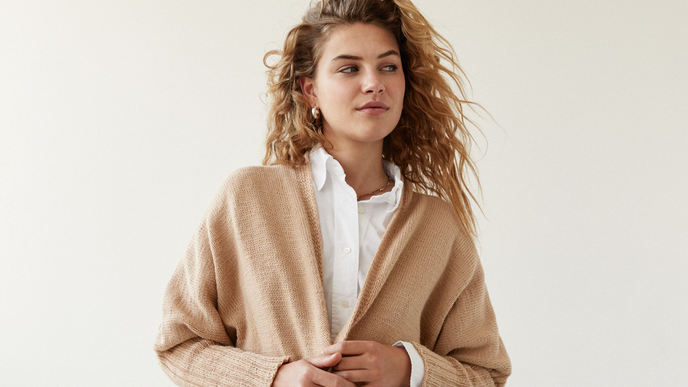 So gemütlich: Beiger Long Cardigan zum Selberstricken