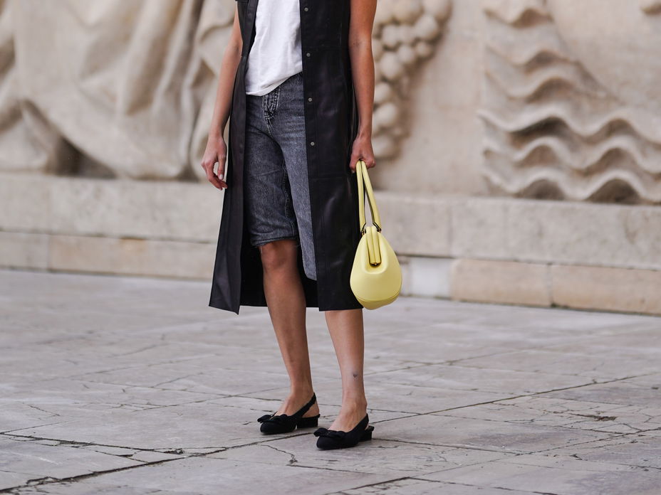 Natalia Verza im Streetstyle mit Caprihose