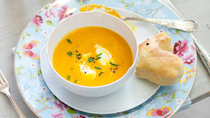 Cremige Möhrensuppe zu Ostern: Diese schnelle Vorspeise steht in nur 30 Minuten auf dem Tisch