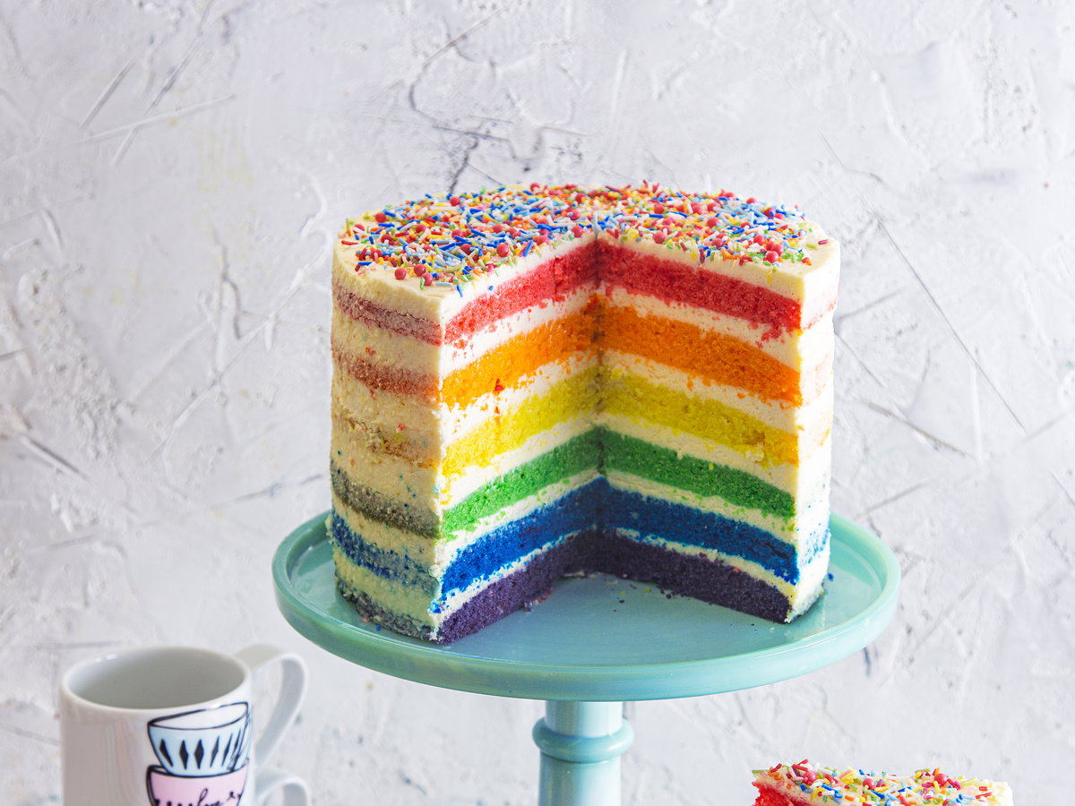 Regenbogen-Zaubertorte