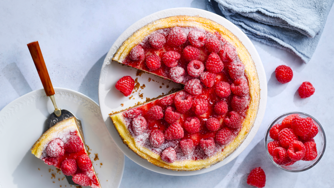 Fruchtig, frisch und soo cremig: Skyr-Käsekuchen mit frischen Himbeeren 