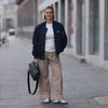 Schön schlicht: 4 Sneaker, die Minimalistinnen gefallen und jeden Look aufwerten