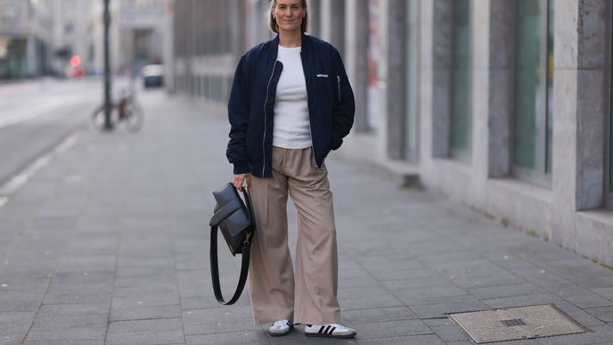 Schön schlicht: 4 Sneaker, die Minimalistinnen gefallen und jeden Look aufwerten
