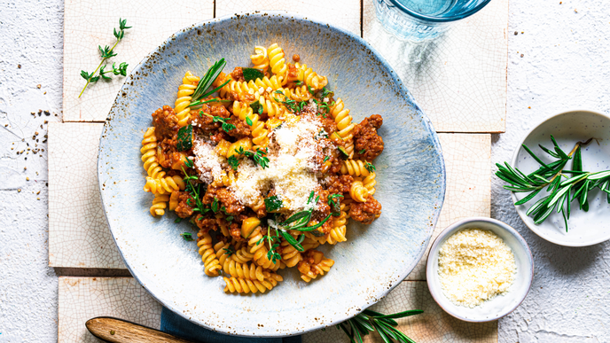 Unsere Spirelli mit Zucchini-Hackfleisch-Sauce sind ideal fürs Meal Prepping