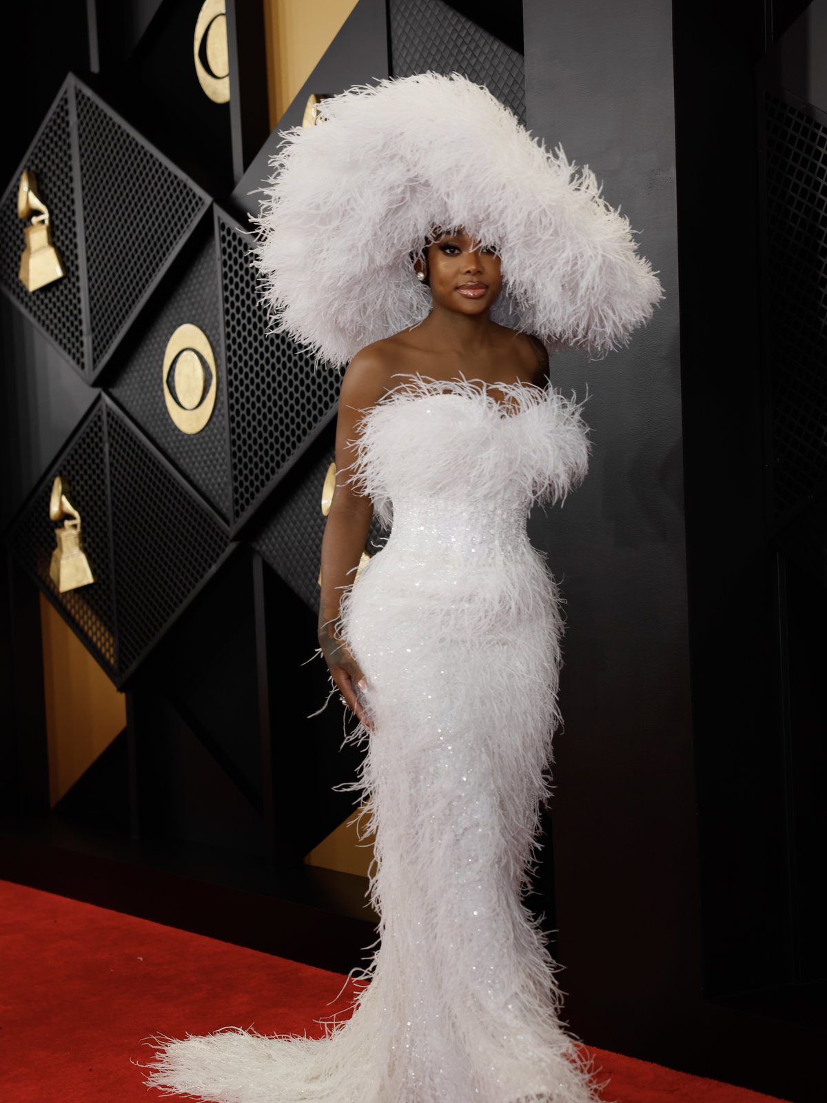 Summer Walker auf dem roten Teppich der Grammys 2024.