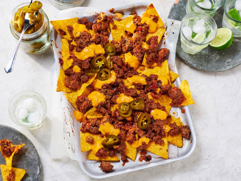 Überbackene Tortillas mit Hackfleisch und Jalapenos