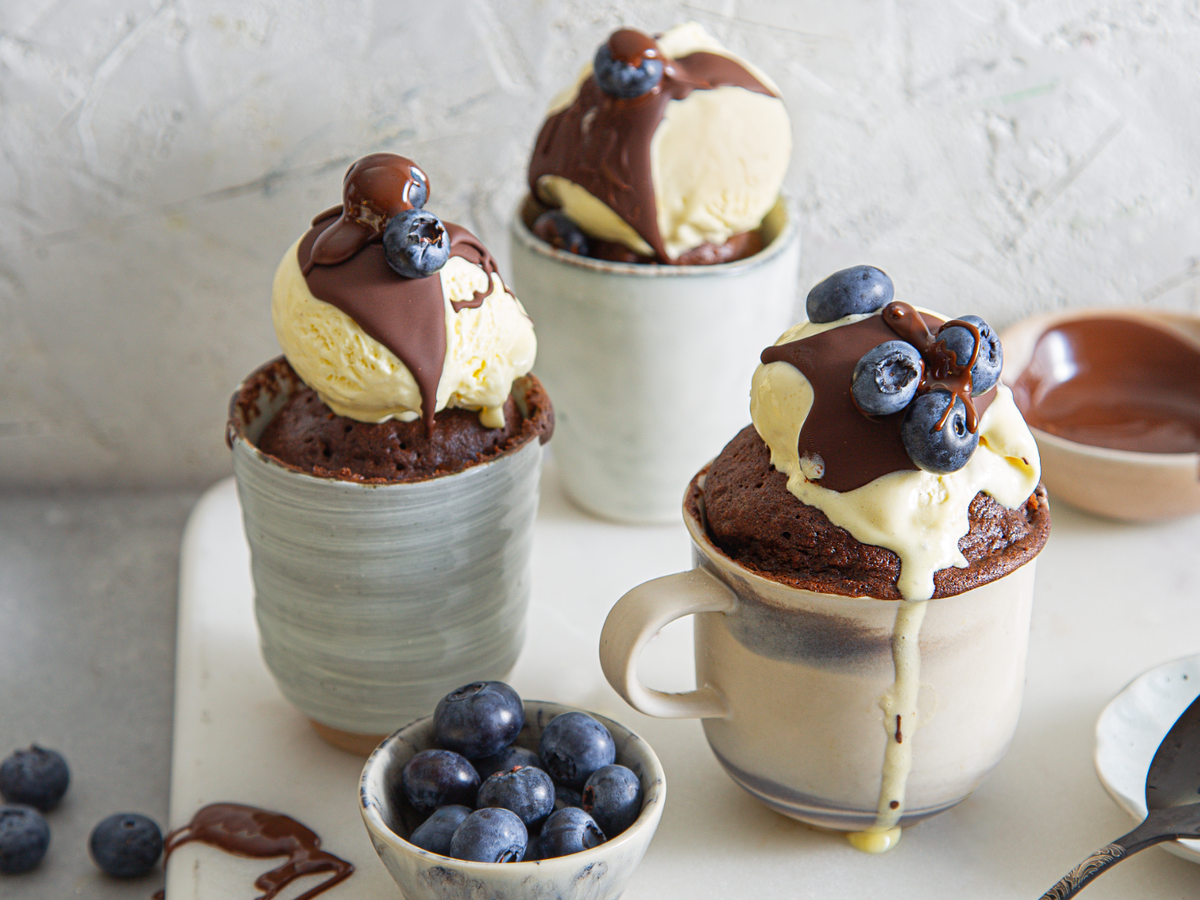 Warmer Tassenkuchen mit Schokolade