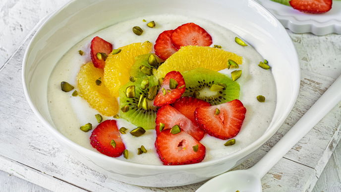 Feel good-Frühstücks-Grießbrei mit Skyr und Proteinpulver