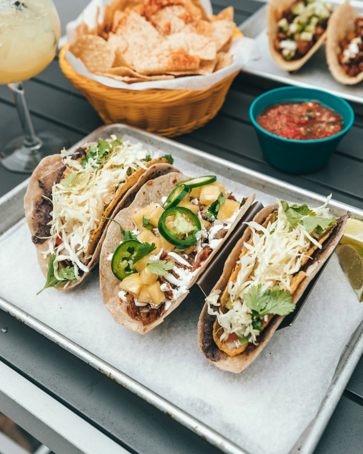 Tacos mit verschiedenen Toppings