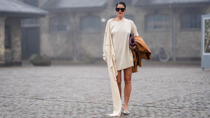 Minimalistische Kleider: Unsere Spring-Favoriten zum Nachshoppen