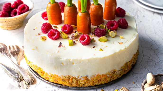 Unser Lieblingskuchen für Ostern: Himbeer-Möhren-Cheesecake