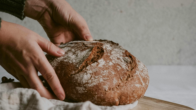 Knuspriges Brot backen: Mit unseren Gelingtipps wird's zum Kinderspiel