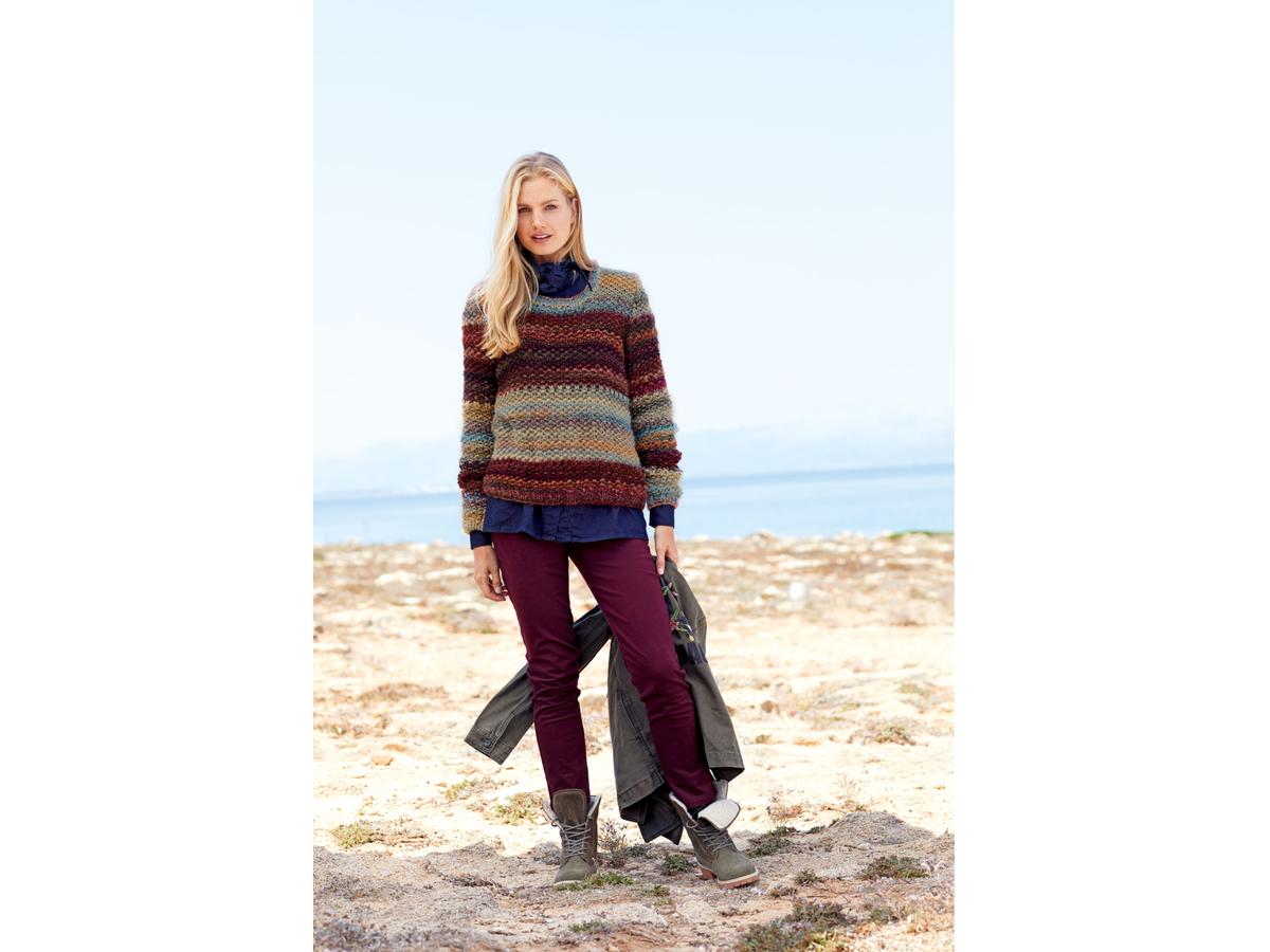Model in Ringelpullover von Lana Grossa