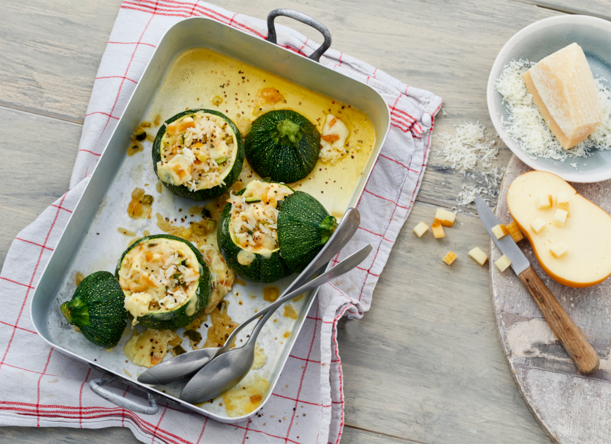 Runde Zucchini mit Käse-Reis-Füllung
