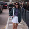 Tennisrock Outfit: So stylen Sie das Fitness-Modepiece diesen Sommer