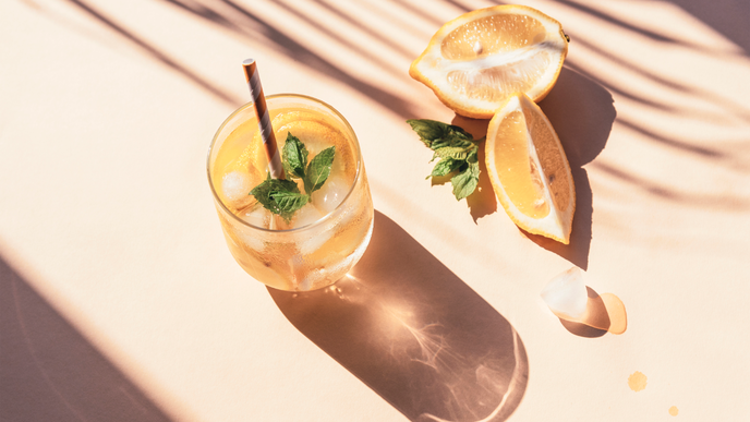 Statt Aperol: Wir läuten den Frühling jetzt mit dem Zitronen-Ingwer-Spritz ein