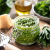 Bärlauchpesto fix selber machen: Unser Rezept steht in 15 Minuten auf dem Tisch