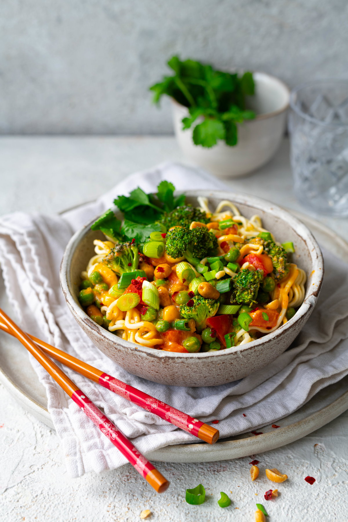 Curry-Nudeln mit Gemüse