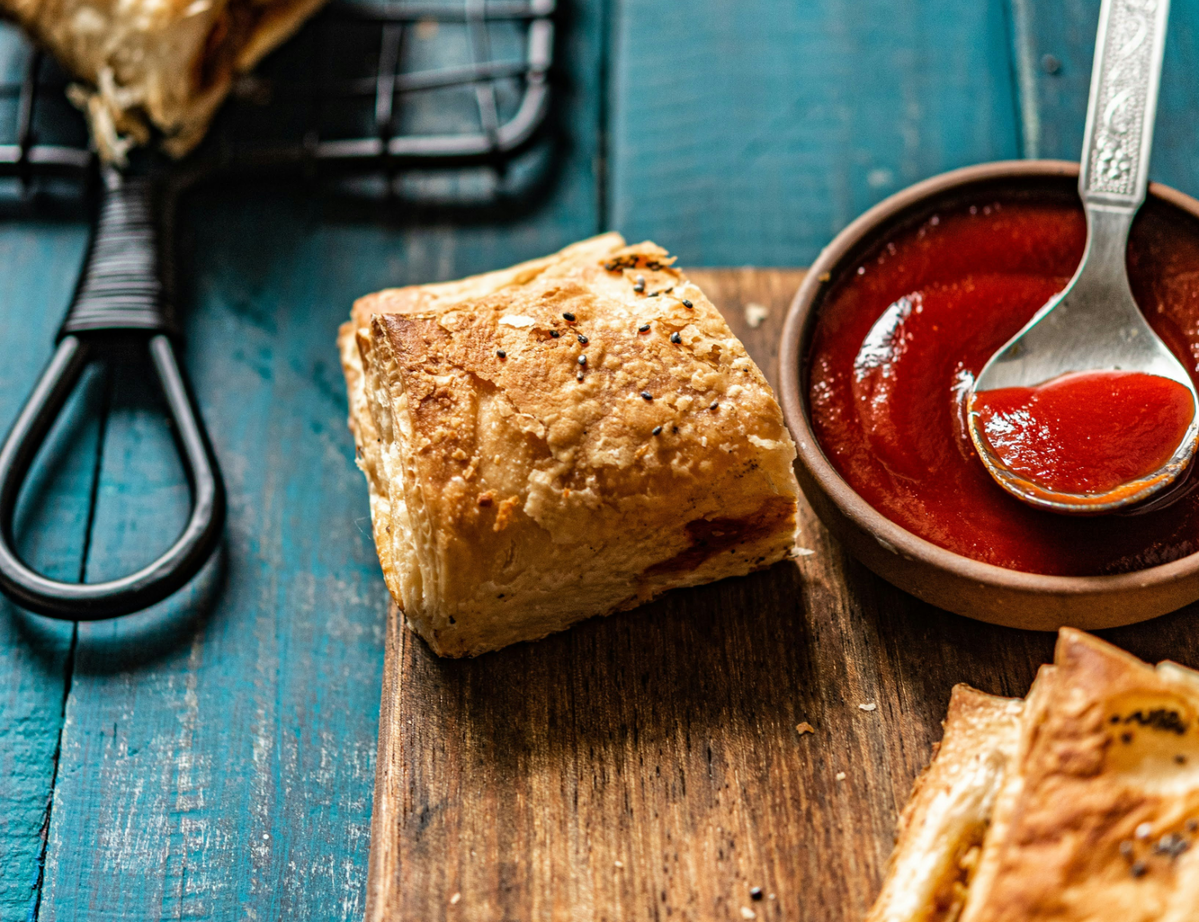 Gefüllte Blätterteigtaschen mit Cheddar