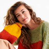 Ein echtes Statement: Gestreifter Regenbogen-Pullover von Lana Grossa zum Nachstricken