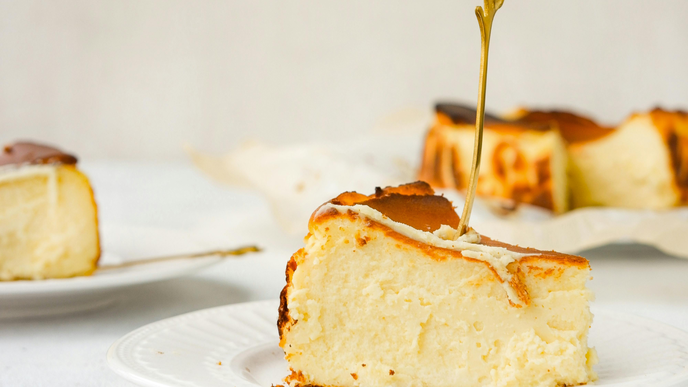 Unser Rezept für einen saftigen Käsekuchen ohne Boden schmeckt wie von Oma