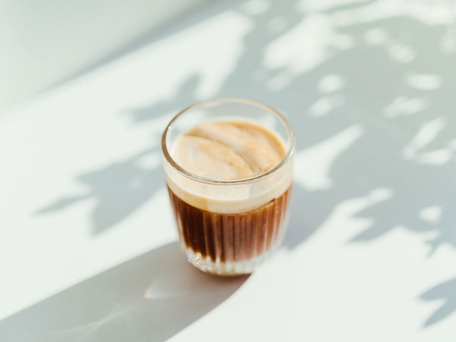 Kaffee mit Zitrone zum Abnehmen