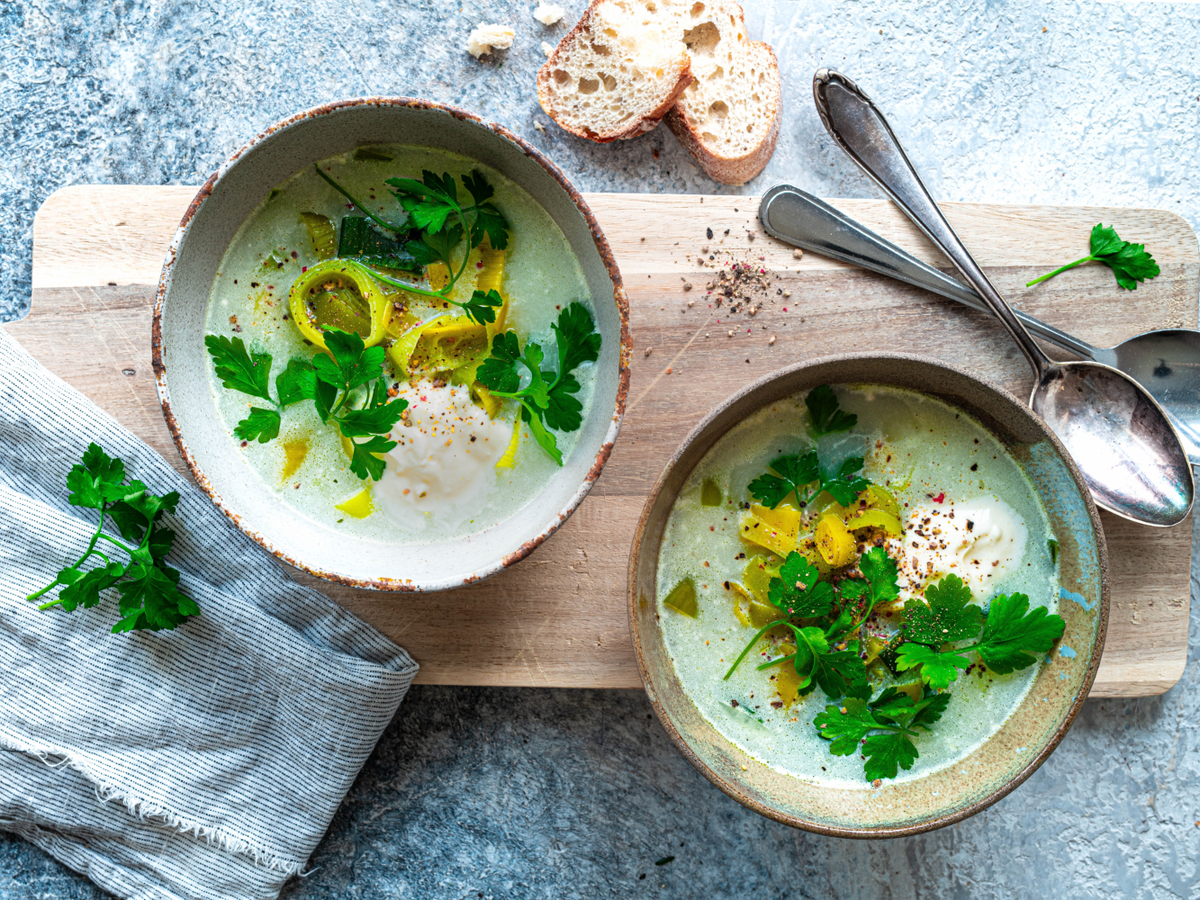 Schnelle Lauchsuppe mit Sauerrahm
