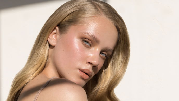 Leichtes Make-up: Diese 6 Foundations sorgen für Natürlichkeit pur 