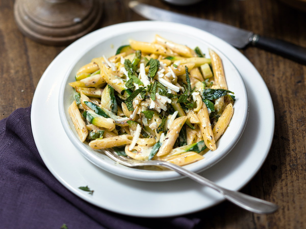 Penne mit Zucchini und Ricotta